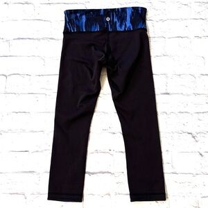 Lululemon Reversible Cropped Leggings Black and Blue Low Rise Leggings Size 4